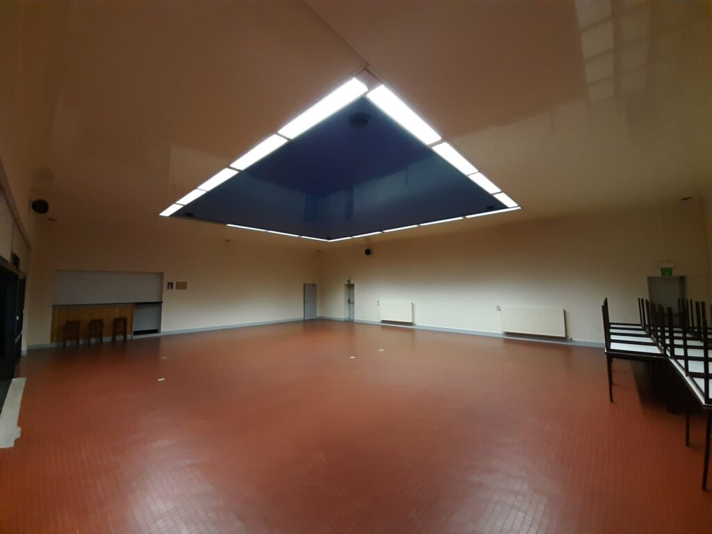 Vue intérieure de la salle R — Popol Desloges